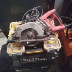 Milwaukee 7 1/4" Circular Saw 