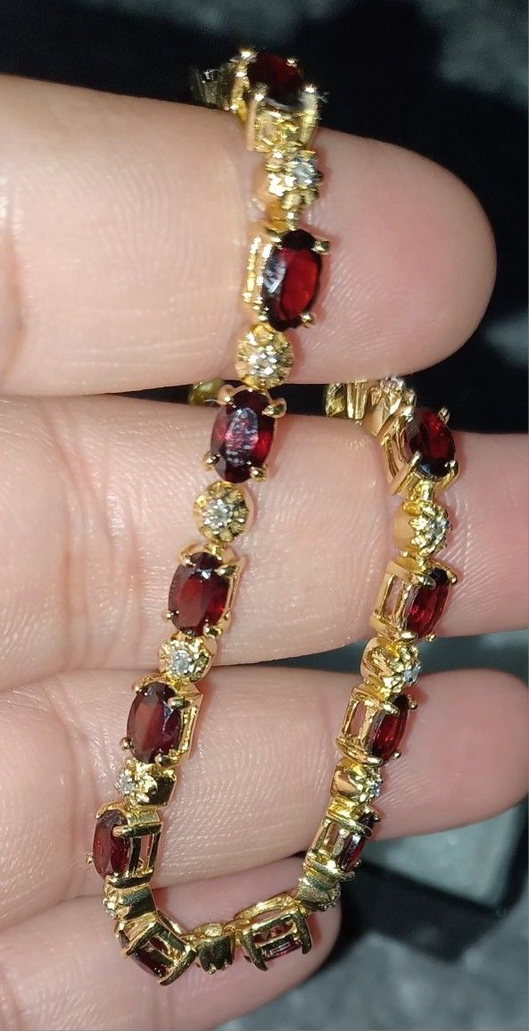 Diamonds and Garnet BRACELET