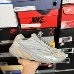 Adidas Yeezy 700 V2 Inertia size 11 USED
