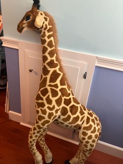 Melissa and Doug giraffe