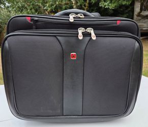Black Triple Gusset Wheeled Computer Case Luggage