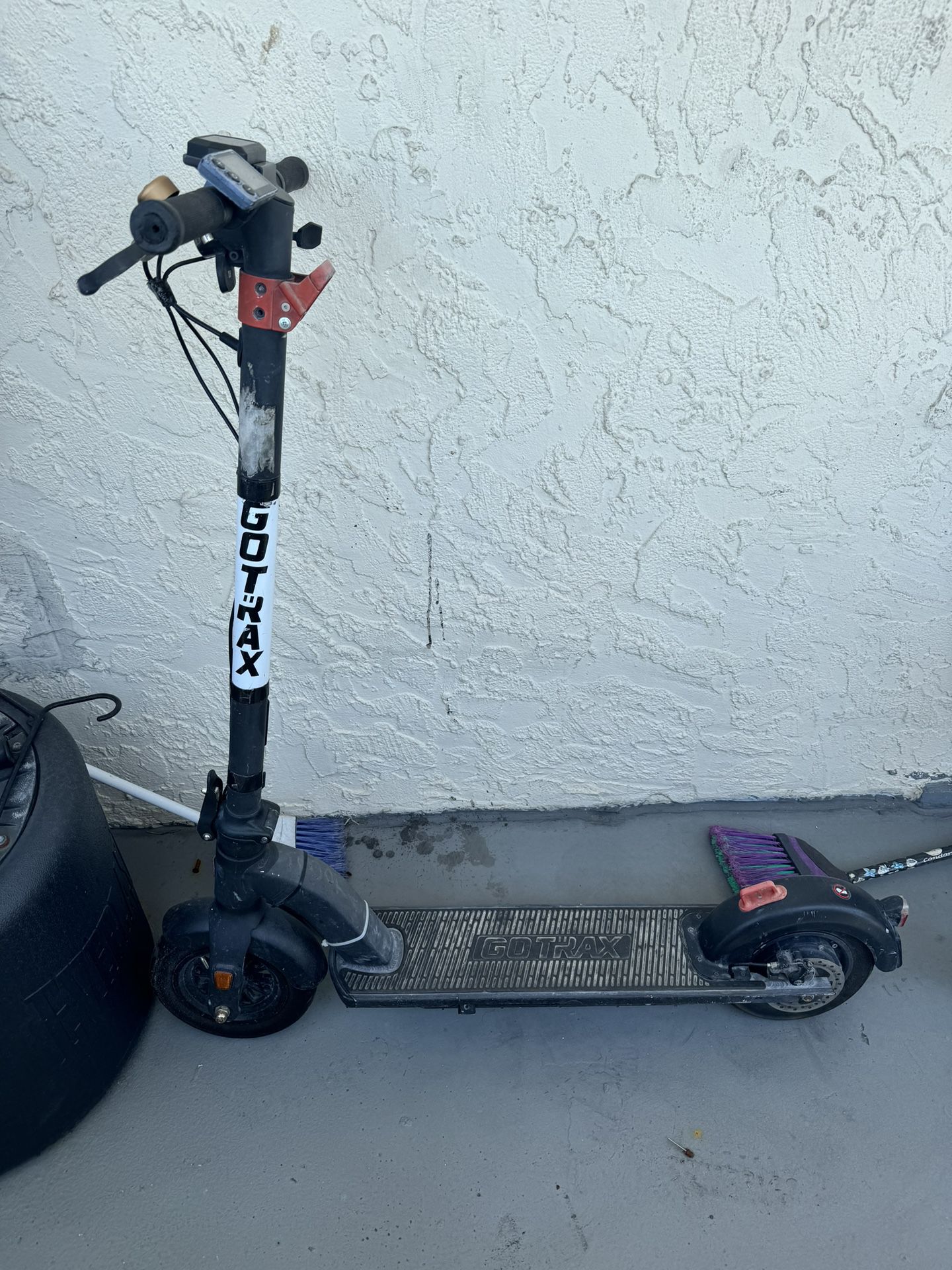 Gotrax E Scooter ( Parts Only) Doesn’t Turn On