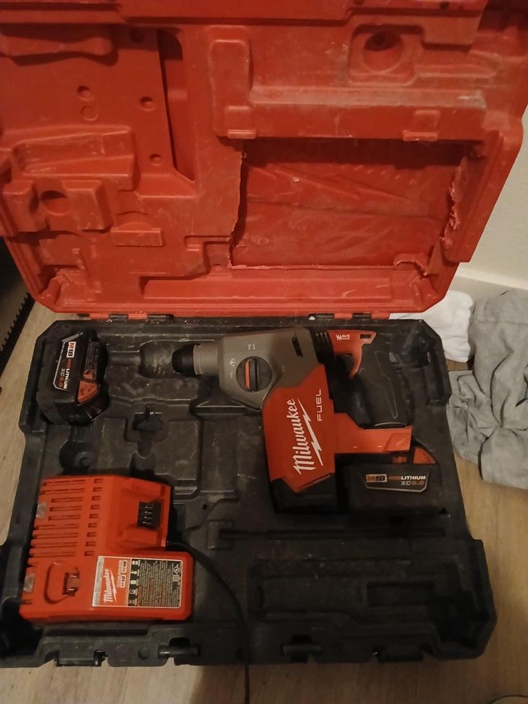 Milwaukee Rotary Hammer