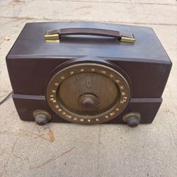 Vintage Zenith AM/FM Tube Radio
