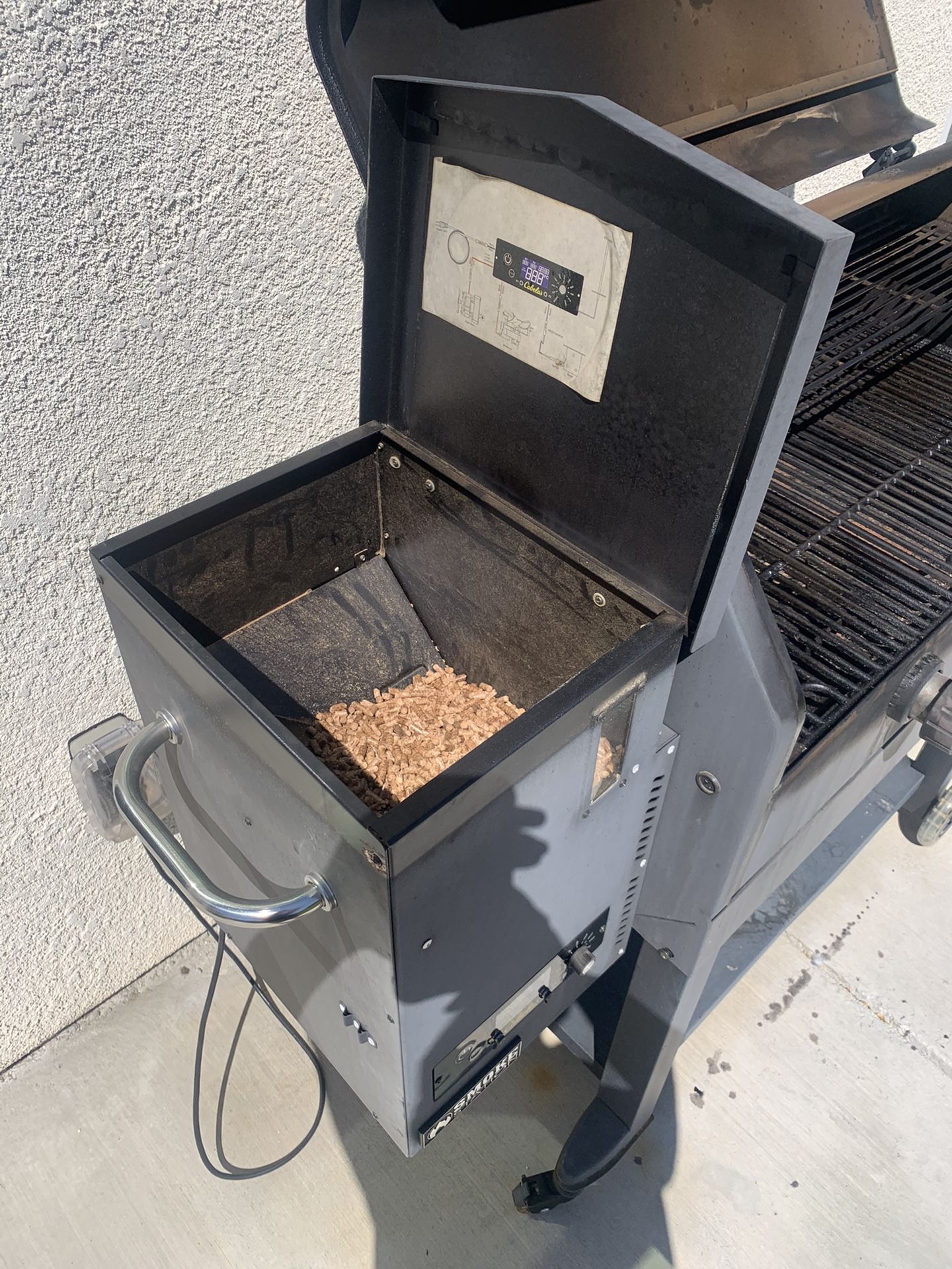 Cabelas Pellet Smoker for Sale in Waterford, CA OfferUp