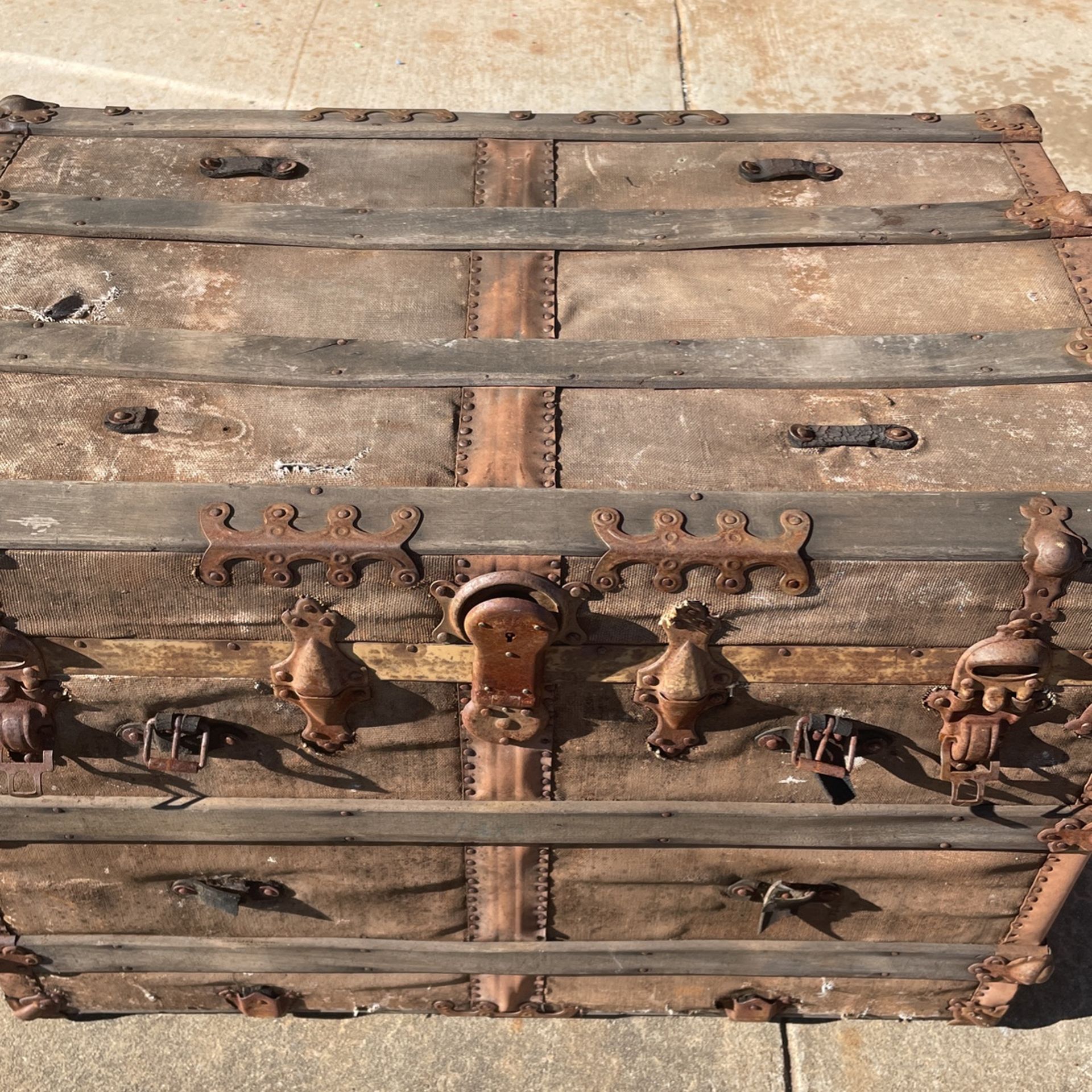 1800 To 1900 Old Steam Ship Trunk