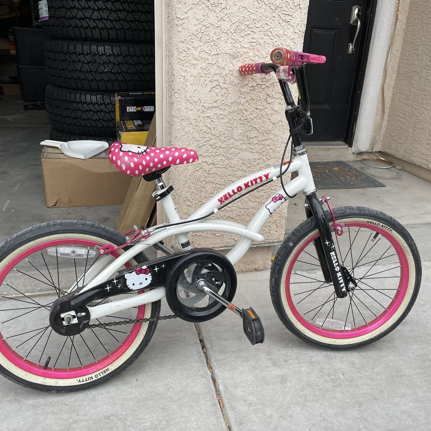 Hello kitty bike 18 inch hot sale