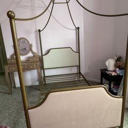 Girls Twin Bed Frame And Dressing 