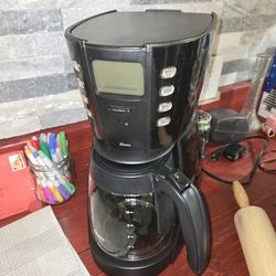 Oster programmable coffee maker like new !