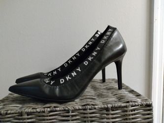 BRAND NEW DKNY BLACK WOMEN HEELS Size 10M
