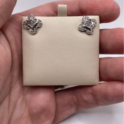 Diamond & Gold Earrings (0.65 C.t) Cert!