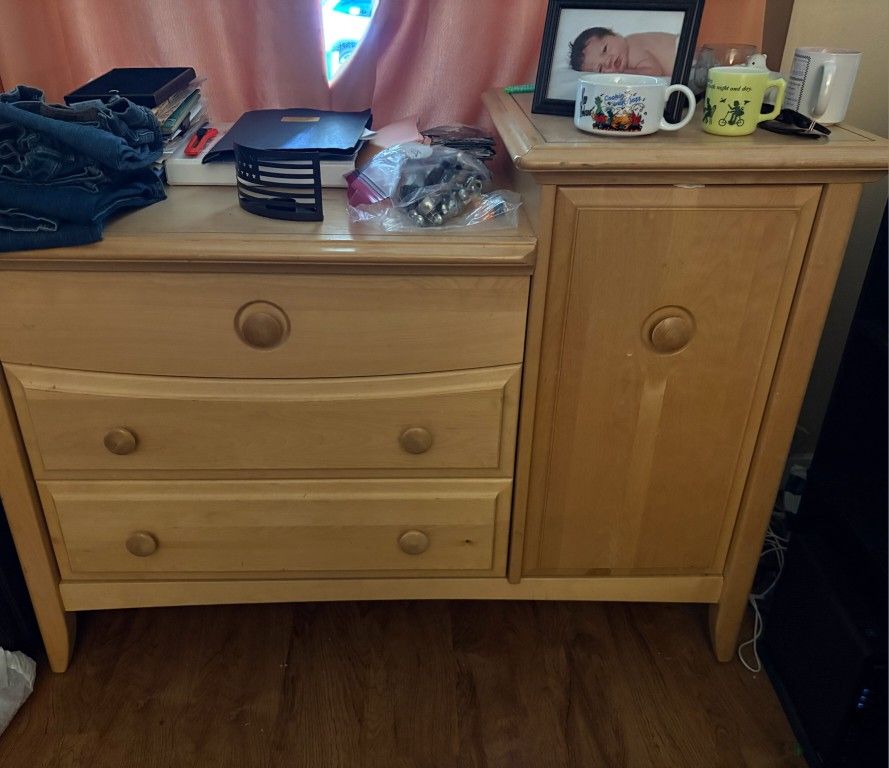 Baby Changing Table/ Dresser