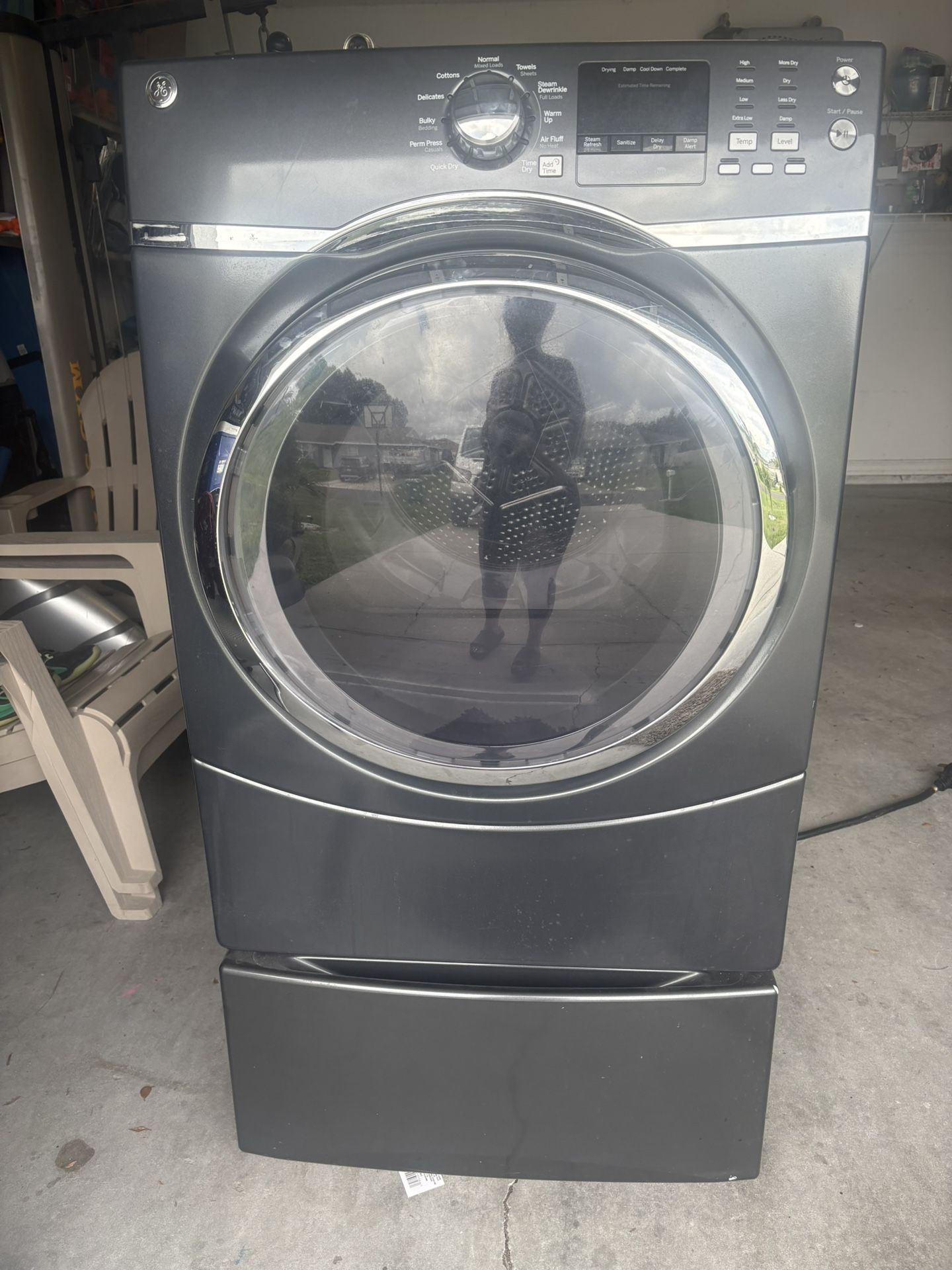 GE Frontload Washer And Dryer With Pedastools