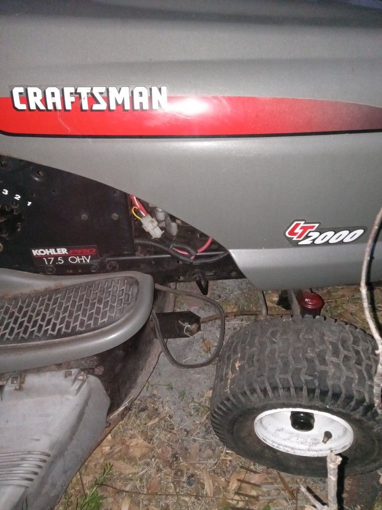 Craftsman 42 Inch Riding Mower for Sale in Myakka City, FL OfferUp