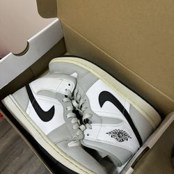 AJ 1 Mid