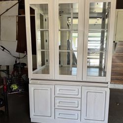 Dinning Buffet And  Hutch