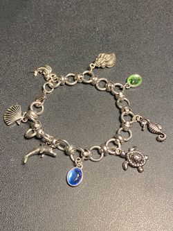 Beautiful Silver Tone Sea Life 8” Charm Bracelet