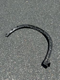Nissan Rogue 2021 Front Right Fender Flare Trim & Inner Fender Liner OEM