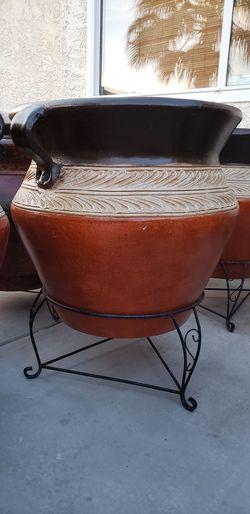 CLAY planters