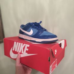 Dark marina blue dunks used size 9.5