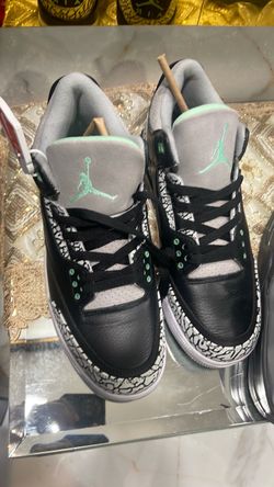 Air Jordan 3 Green Glow Sneakers size 9.5