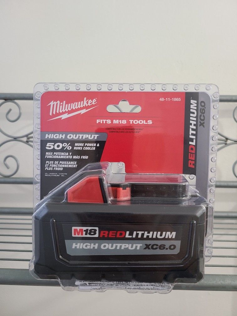 MILWAUKEE M18 HIGH OUTPUT XC6.0. NEW SEALED! $70 FIRM👈