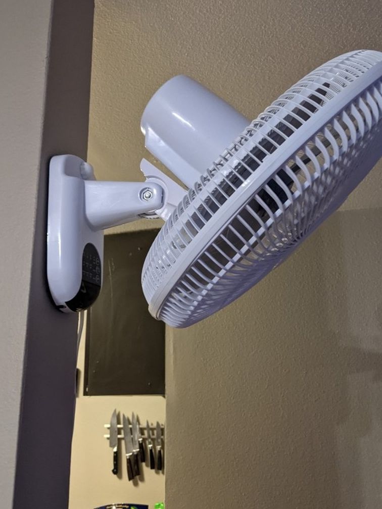 Wall mounted Fan with remote