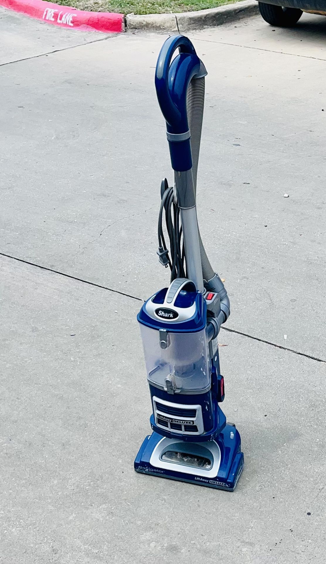 Shark Navigator LiftAway Deluxe Upright Vacuum Blue NV360! JUST GOT