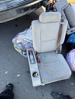 GMC Yukon full interior seats 3 rows