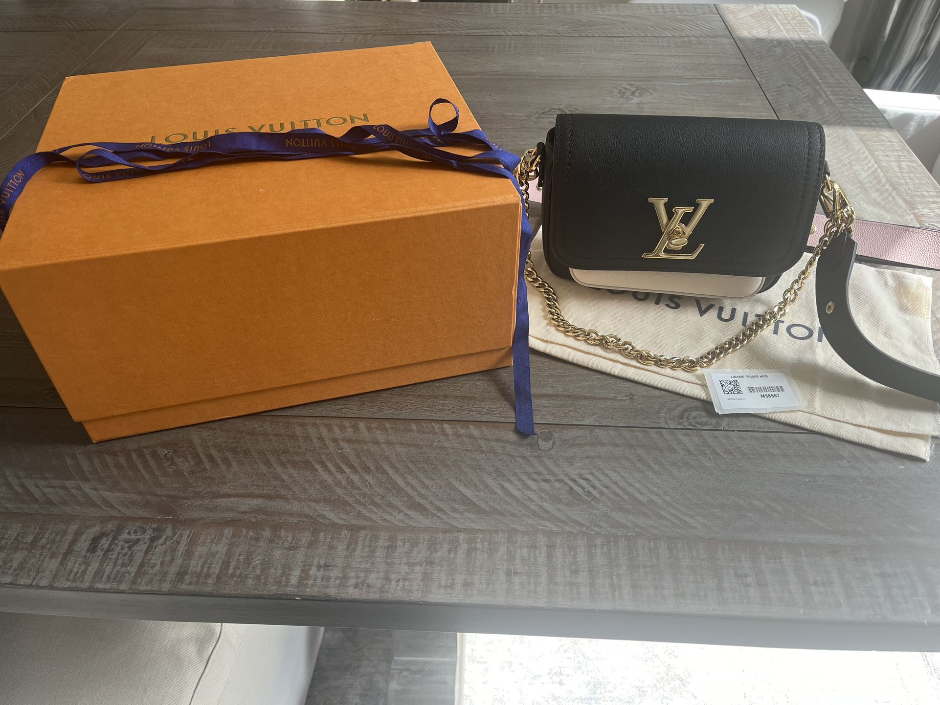 Louis Vuitton Loveme tender Bag