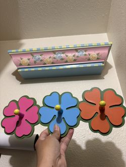 Multicolor Three Rack And Cute Floating Shelf