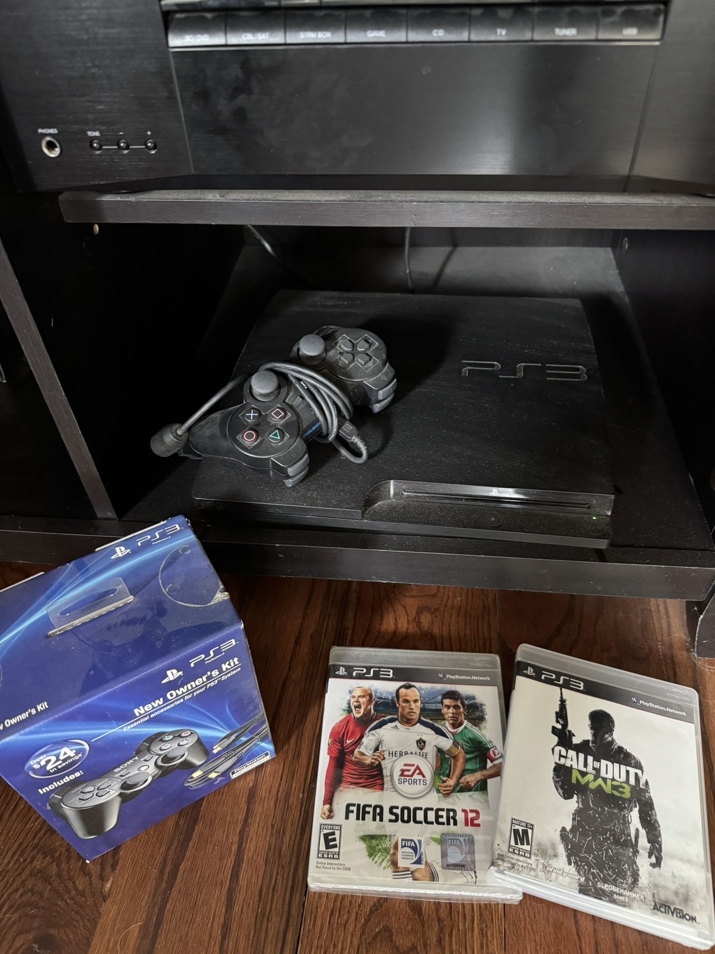 PlayStation3 - Games And 2 Controllers