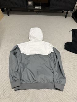 nike wind breaker