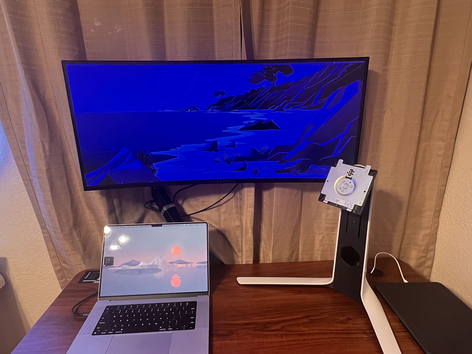 ALIENWARE 38 CURVED GAMING MONITOR - AW3821DW 