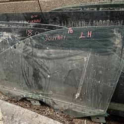 2009 to 2020 Dodge Journey Driver Left Side Front Door Window Door Glass