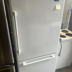 Maytag White Bottom Freezer Refrigerator 
