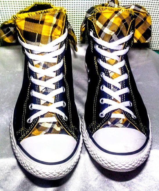 Converse Star Chuck Taylor Plaid Bowtie Top Sneakers Black/Yellow Size 8 Womens for Sale in Montclair, CA - OfferUp