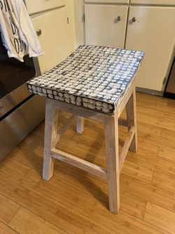 Stools With Spinning Seats