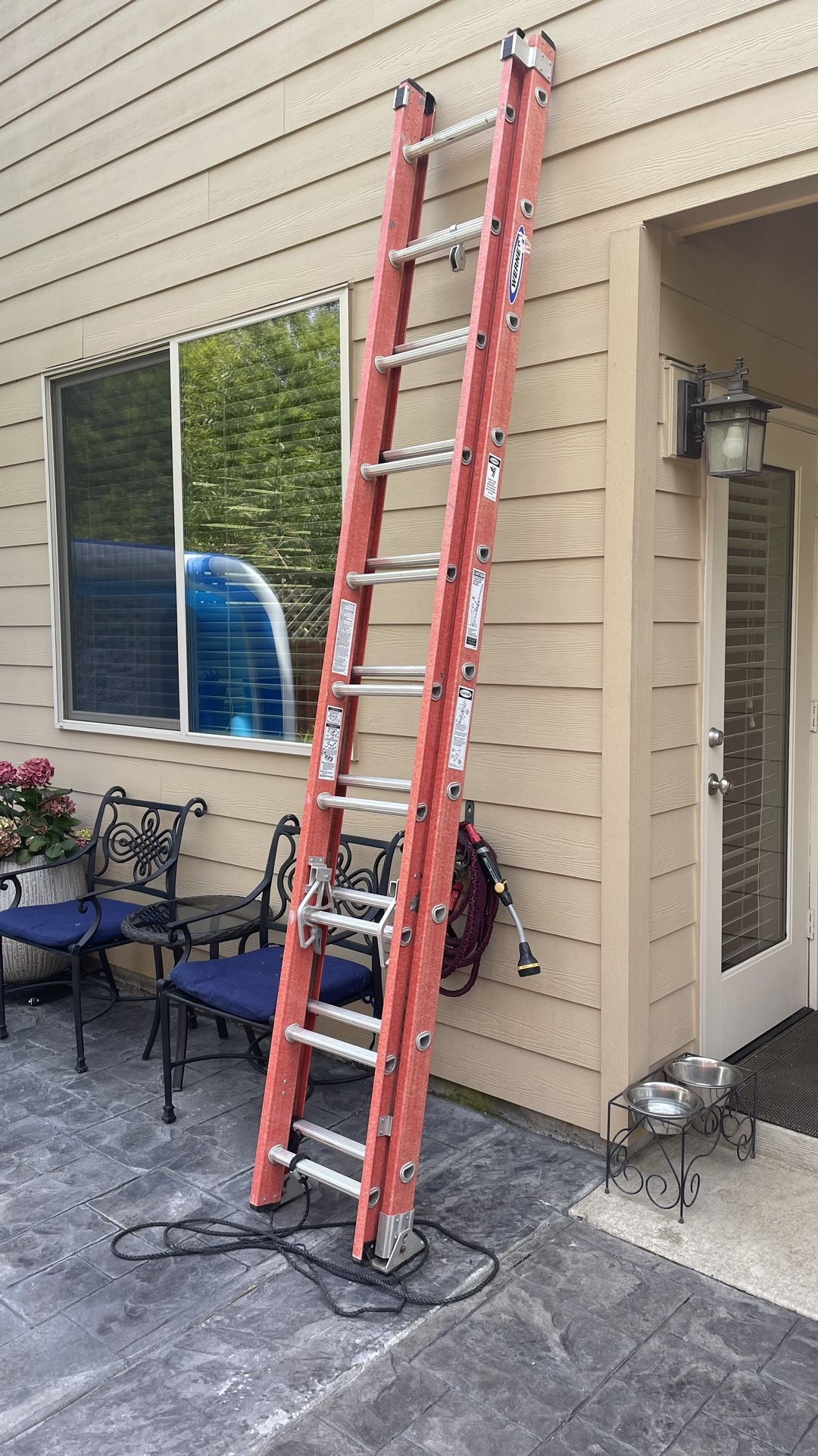 Werner 24 Feet (300) Fiberglass Ladder
