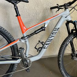 2023 Canyon Neuron 6. Mountain Bike 
