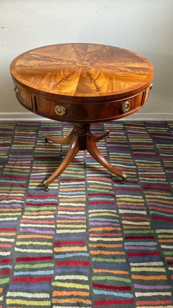 Hickory Chair James River Plantation Sunburst Mahogany Veneer Top Drum Federal / Regency style Pedestal Table Vintage