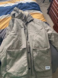 Winter coat brand new Large