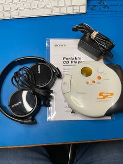 Sony Walkman Portable CD Player D-SJ301 G-Protection Sports Discman w Headphones