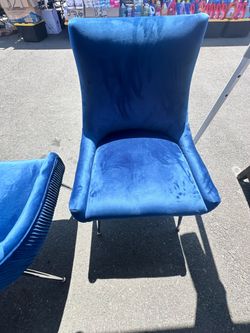 New 2 set chairs $140