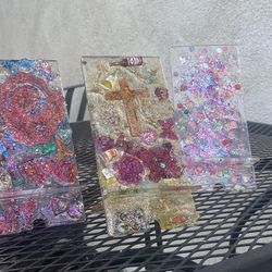 Handmade 3D Resin Phone Stands - One-of-a-Kind Art 20$ each