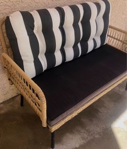 Outdoor Wicker Loveseat with Cushions(Please check the measurements beforehand)