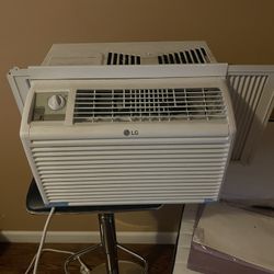LG Air Conditioner 
