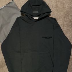 Essential hoodie
