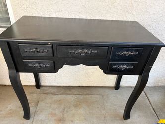 Vanity table