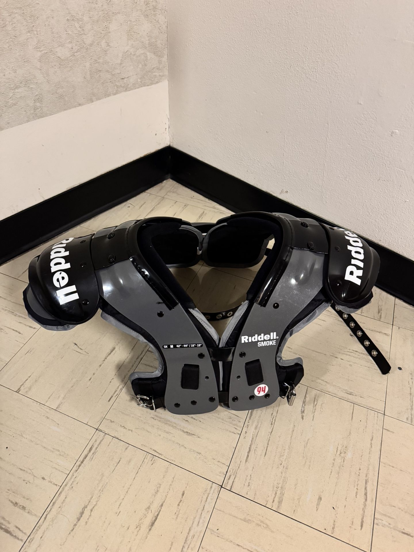 Smoke SK Medium Football Pads